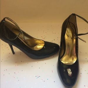 ◾️▪️Black Colin Stuart heels▪️◾️